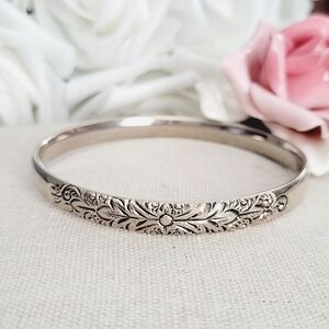VINTAGE Whiting & Davis etched flower bangle bracelet